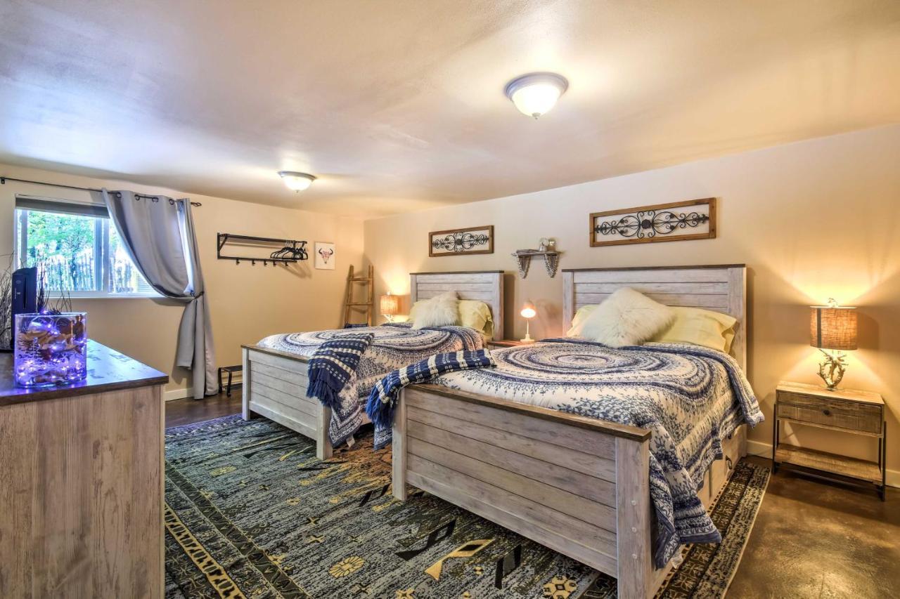 Cozy Home With Media Room Short Walk To Taos Plaza! Экстерьер фото